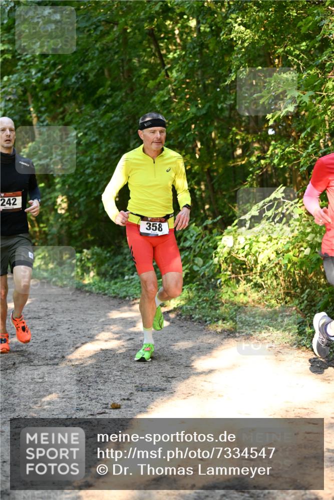 06.10.2024 - Bramfelder Halbmarathon 2024 Dr. Thomas Lammeyer http://msf.ph/oto/7334547 06.10.2024 09:50:56 Laufen 242, 358 meine-sportfotos.de