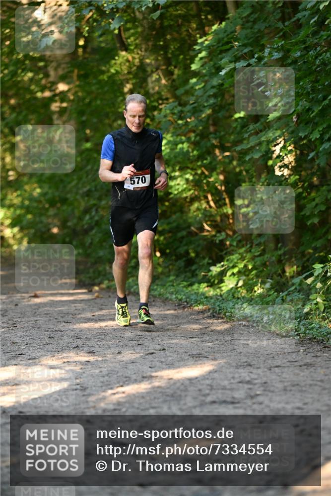 06.10.2024 - Bramfelder Halbmarathon 2024 Dr. Thomas Lammeyer http://msf.ph/oto/7334554 06.10.2024 09:51:00 Laufen 570 meine-sportfotos.de