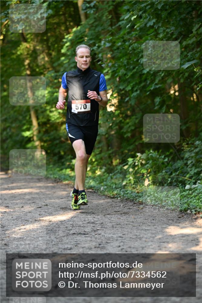 06.10.2024 - Bramfelder Halbmarathon 2024 Dr. Thomas Lammeyer http://msf.ph/oto/7334562 06.10.2024 09:51:01 Laufen 570 meine-sportfotos.de