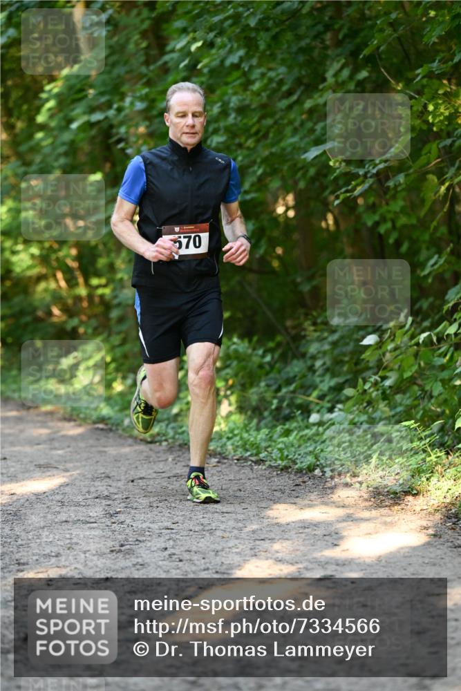 06.10.2024 - Bramfelder Halbmarathon 2024 Dr. Thomas Lammeyer http://msf.ph/oto/7334566 06.10.2024 09:51:01 Laufen 570 meine-sportfotos.de