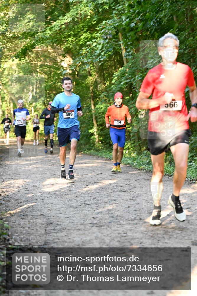 06.10.2024 - Bramfelder Halbmarathon 2024 Dr. Thomas Lammeyer http://msf.ph/oto/7334656 06.10.2024 09:51:54 Laufen 499, 14, 566 meine-sportfotos.de