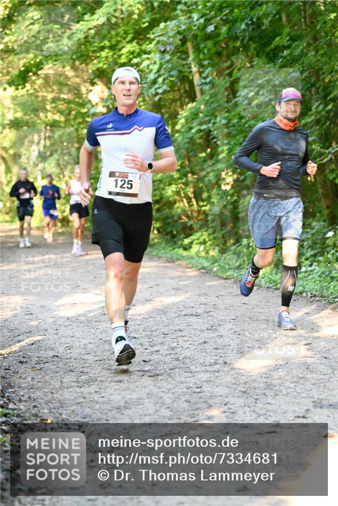 06.10.2024 - Bramfelder Halbmarathon 2024 Dr. Thomas Lammeyer http://msf.ph/oto/7334681 06.10.2024 09:51:59 Laufen 125, 117 meine-sportfotos.de
