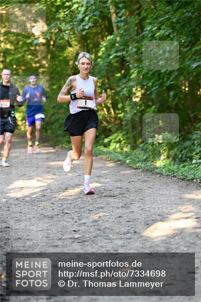 06.10.2024 - Bramfelder Halbmarathon 2024 Dr. Thomas Lammeyer http://msf.ph/oto/7334698 06.10.2024 09:52:02 Laufen 352, 1 meine-sportfotos.de