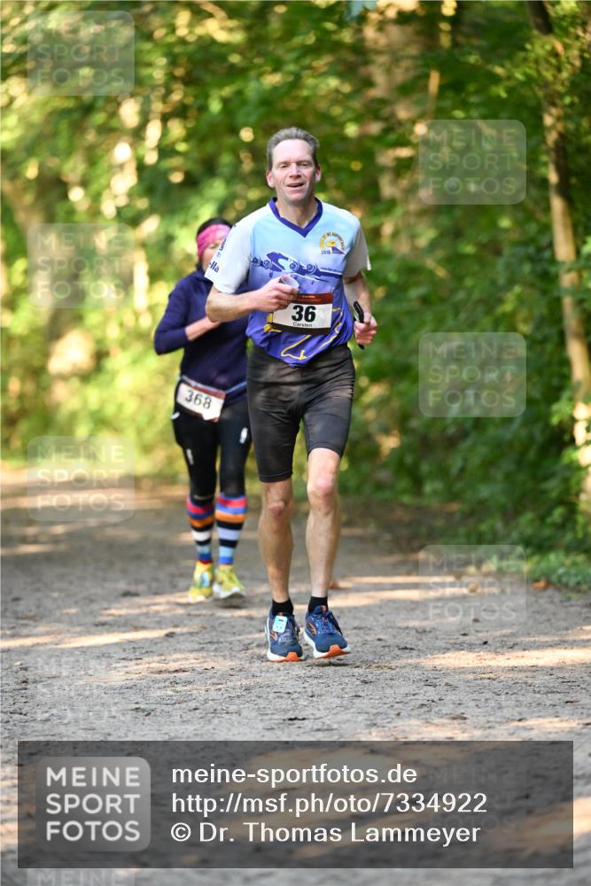 06.10.2024 - Bramfelder Halbmarathon 2024 Dr. Thomas Lammeyer http://msf.ph/oto/7334922 06.10.2024 09:53:13 Laufen 2010, 36, 368 meine-sportfotos.de