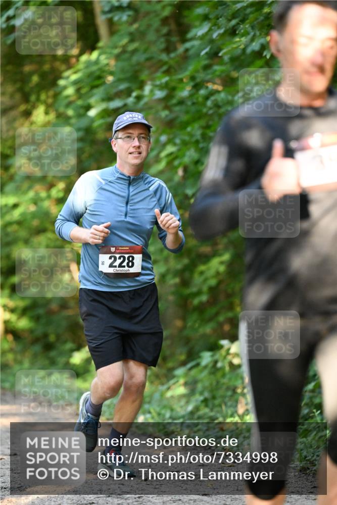 06.10.2024 - Bramfelder Halbmarathon 2024 Dr. Thomas Lammeyer http://msf.ph/oto/7334998 06.10.2024 09:53:34 Laufen 228, 50 meine-sportfotos.de