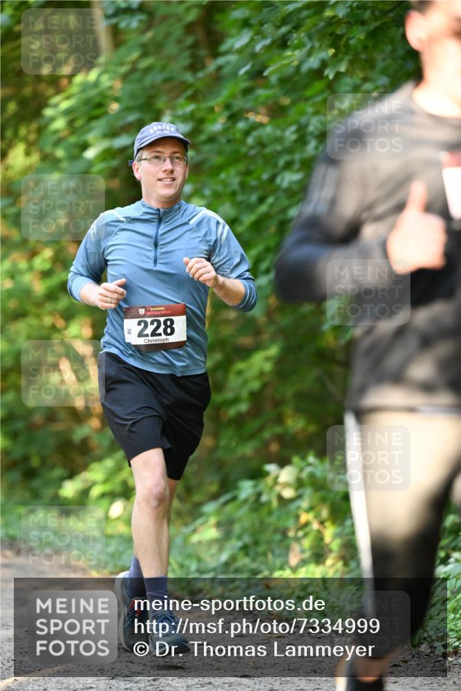 06.10.2024 - Bramfelder Halbmarathon 2024 Dr. Thomas Lammeyer http://msf.ph/oto/7334999 06.10.2024 09:53:34 Laufen 50, 33, 228 meine-sportfotos.de