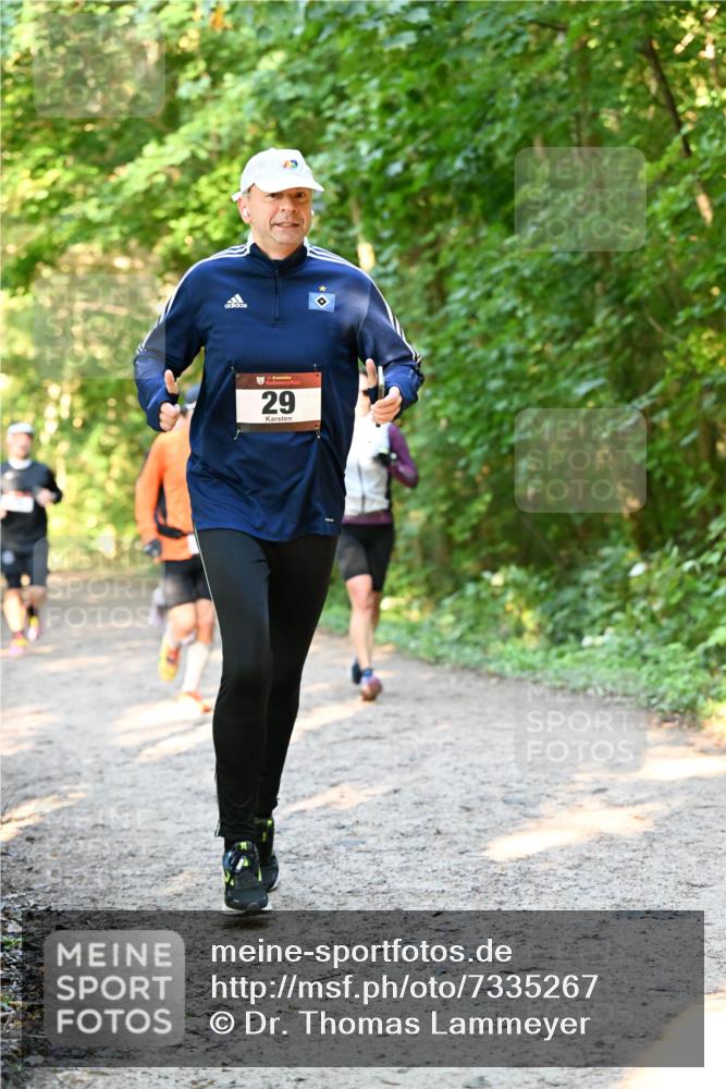 06.10.2024 - Bramfelder Halbmarathon 2024 Dr. Thomas Lammeyer http://msf.ph/oto/7335267 06.10.2024 09:54:43 Laufen 33, 29, 225 meine-sportfotos.de