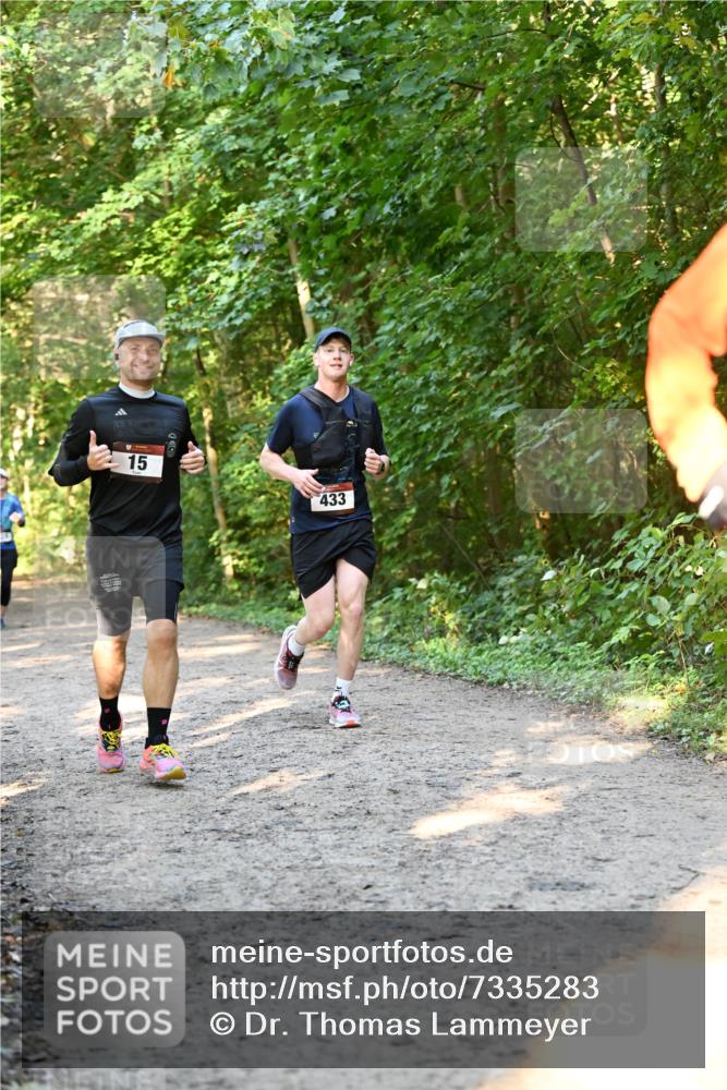 06.10.2024 - Bramfelder Halbmarathon 2024 Dr. Thomas Lammeyer http://msf.ph/oto/7335283 06.10.2024 09:54:46 Laufen 15, 433 meine-sportfotos.de
