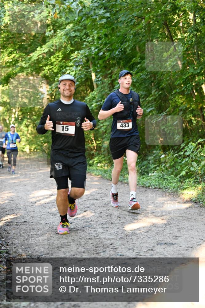 06.10.2024 - Bramfelder Halbmarathon 2024 Dr. Thomas Lammeyer http://msf.ph/oto/7335286 06.10.2024 09:54:47 Laufen 433, 15 meine-sportfotos.de