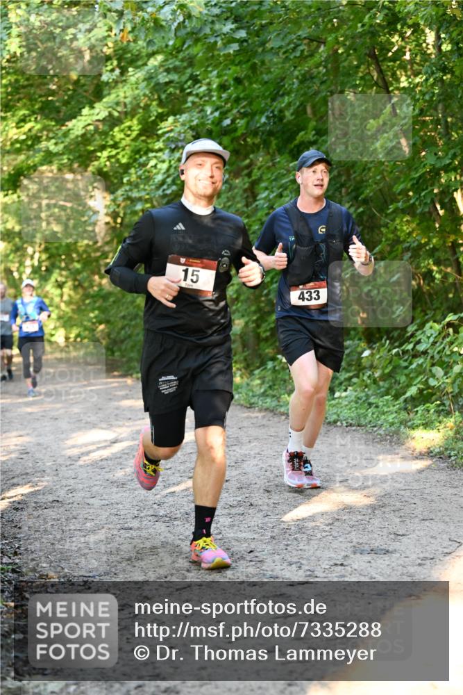 06.10.2024 - Bramfelder Halbmarathon 2024 Dr. Thomas Lammeyer http://msf.ph/oto/7335288 06.10.2024 09:54:47 Laufen 41, 15, 433 meine-sportfotos.de