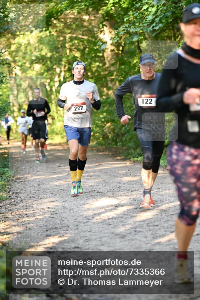 06.10.2024 - Bramfelder Halbmarathon 2024 Dr. Thomas Lammeyer http://msf.ph/oto/7335366 06.10.2024 09:55:04 Laufen 122, 227 meine-sportfotos.de