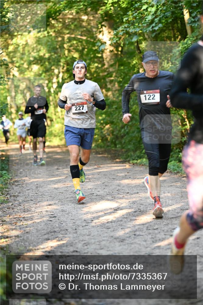 06.10.2024 - Bramfelder Halbmarathon 2024 Dr. Thomas Lammeyer http://msf.ph/oto/7335367 06.10.2024 09:55:04 Laufen 122, 227 meine-sportfotos.de