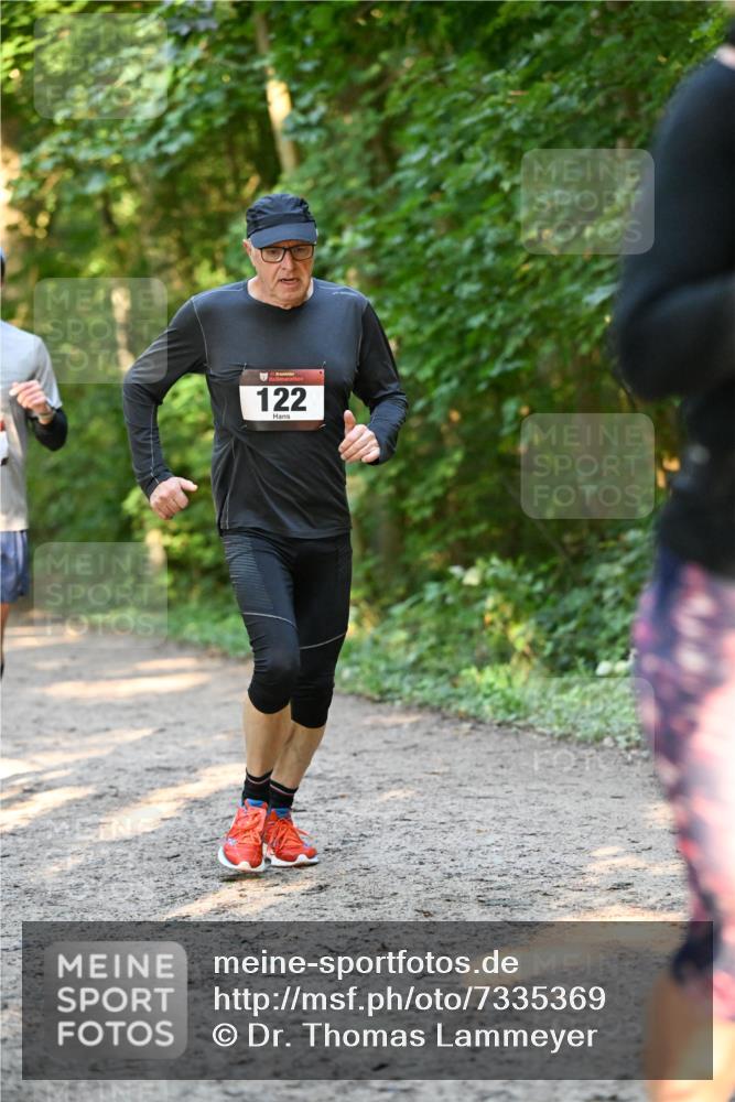 06.10.2024 - Bramfelder Halbmarathon 2024 Dr. Thomas Lammeyer http://msf.ph/oto/7335369 06.10.2024 09:55:04 Laufen 122 meine-sportfotos.de
