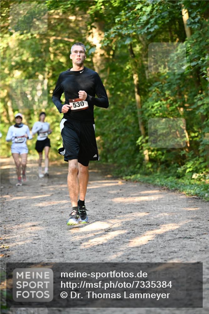 06.10.2024 - Bramfelder Halbmarathon 2024 Dr. Thomas Lammeyer http://msf.ph/oto/7335384 06.10.2024 09:55:08 Laufen 530 meine-sportfotos.de