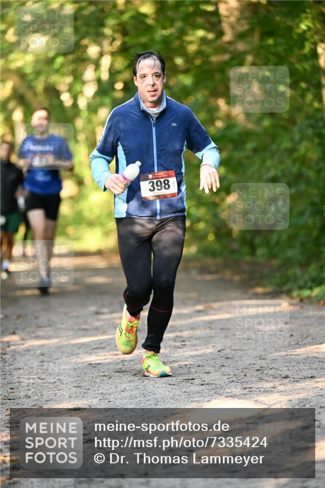 06.10.2024 - Bramfelder Halbmarathon 2024 Dr. Thomas Lammeyer http://msf.ph/oto/7335424 06.10.2024 09:55:17 Laufen 398 meine-sportfotos.de