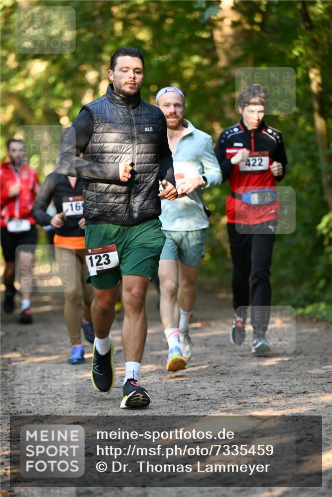 06.10.2024 - Bramfelder Halbmarathon 2024 Dr. Thomas Lammeyer http://msf.ph/oto/7335459 06.10.2024 09:55:25 Laufen 16, 123, 422 meine-sportfotos.de