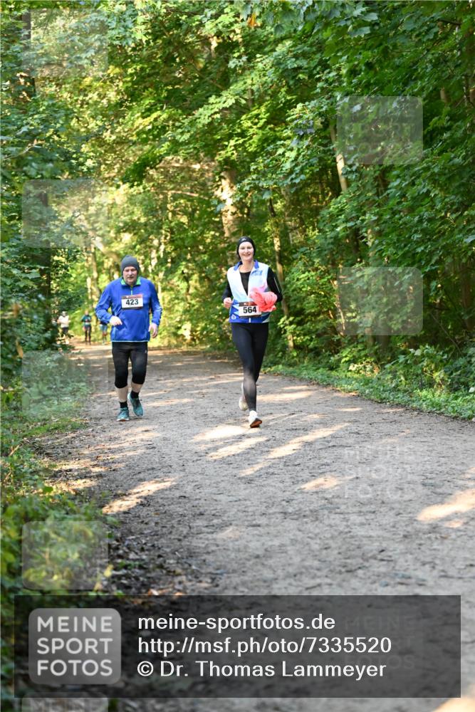 06.10.2024 - Bramfelder Halbmarathon 2024 Dr. Thomas Lammeyer http://msf.ph/oto/7335520 06.10.2024 09:55:37 Laufen 423, 564 meine-sportfotos.de