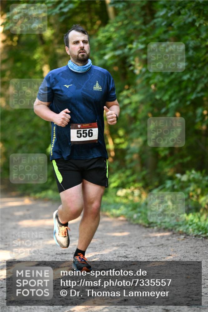06.10.2024 - Bramfelder Halbmarathon 2024 Dr. Thomas Lammeyer http://msf.ph/oto/7335557 06.10.2024 09:55:44 Laufen 33, 556 meine-sportfotos.de