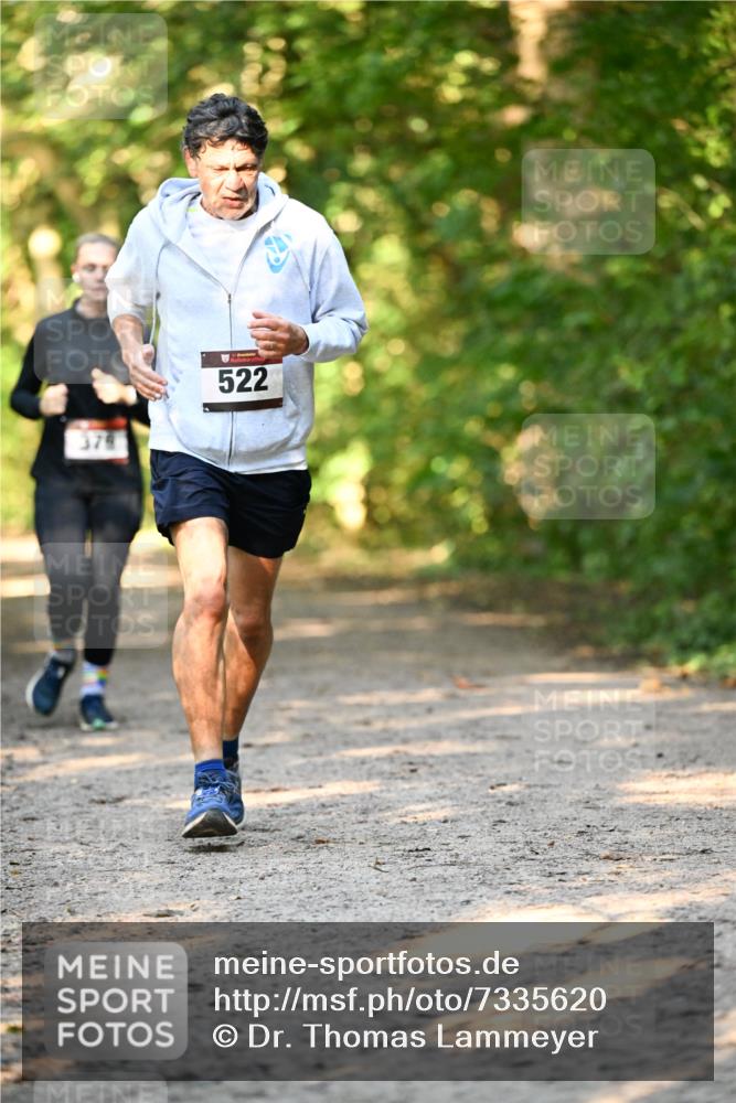 06.10.2024 - Bramfelder Halbmarathon 2024 Dr. Thomas Lammeyer http://msf.ph/oto/7335620 06.10.2024 09:56:46 Laufen 379, 522 meine-sportfotos.de