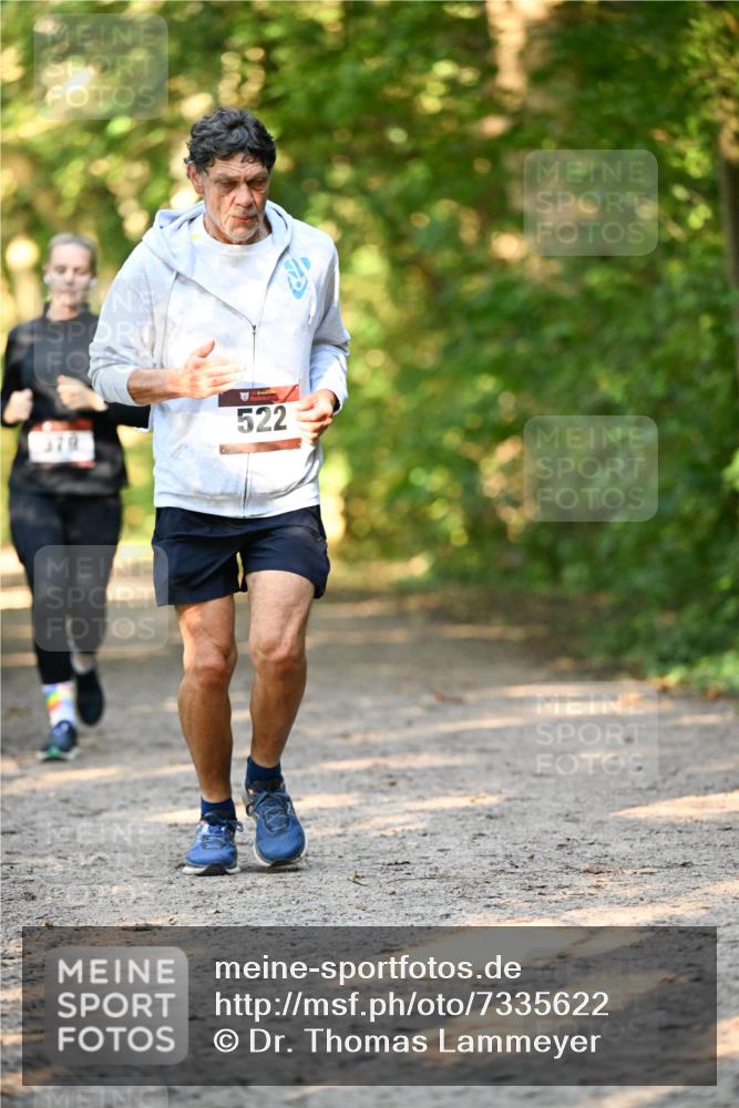 06.10.2024 - Bramfelder Halbmarathon 2024 Dr. Thomas Lammeyer http://msf.ph/oto/7335622 06.10.2024 09:56:46 Laufen 522, 379 meine-sportfotos.de