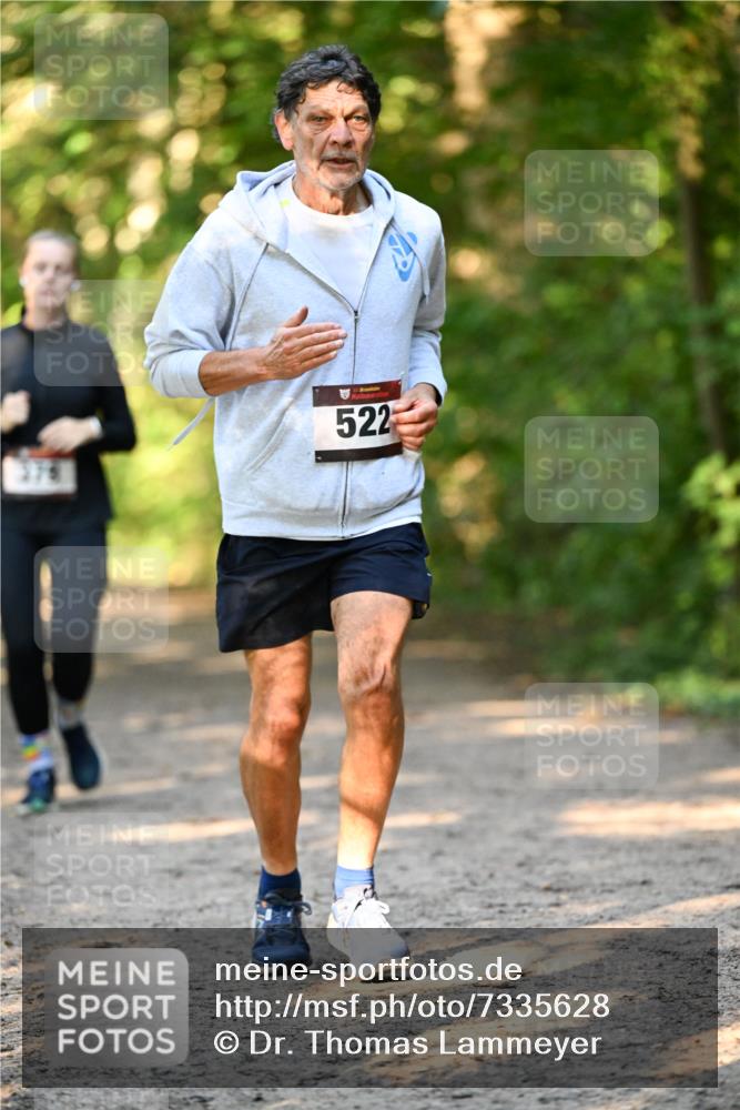 06.10.2024 - Bramfelder Halbmarathon 2024 Dr. Thomas Lammeyer http://msf.ph/oto/7335628 06.10.2024 09:56:47 Laufen 376, 522 meine-sportfotos.de