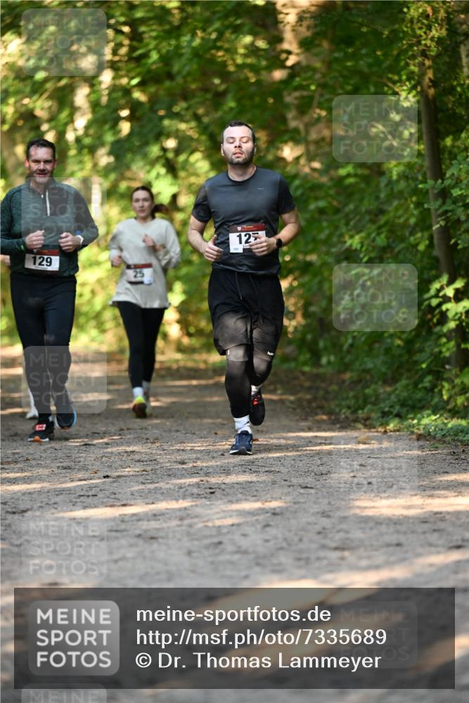 06.10.2024 - Bramfelder Halbmarathon 2024 Dr. Thomas Lammeyer http://msf.ph/oto/7335689 06.10.2024 09:57:21 Laufen 129, 25, 12 meine-sportfotos.de