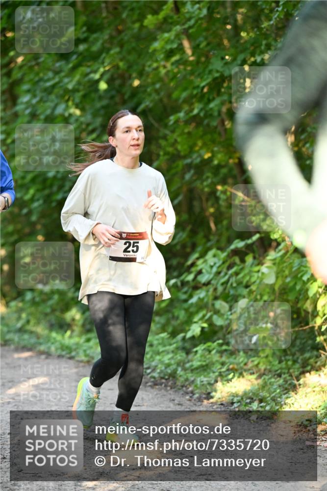 06.10.2024 - Bramfelder Halbmarathon 2024 Dr. Thomas Lammeyer http://msf.ph/oto/7335720 06.10.2024 09:57:28 Laufen 33, 25 meine-sportfotos.de