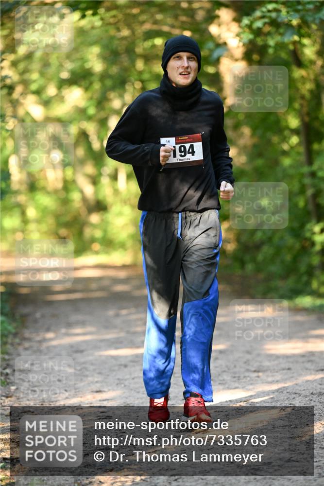 06.10.2024 - Bramfelder Halbmarathon 2024 Dr. Thomas Lammeyer http://msf.ph/oto/7335763 06.10.2024 09:57:42 Laufen 14, 194 meine-sportfotos.de
