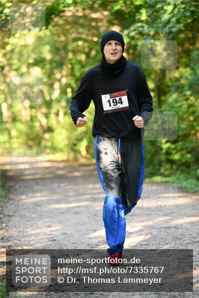 06.10.2024 - Bramfelder Halbmarathon 2024 Dr. Thomas Lammeyer http://msf.ph/oto/7335767 06.10.2024 09:57:43 Laufen 14, 194 meine-sportfotos.de