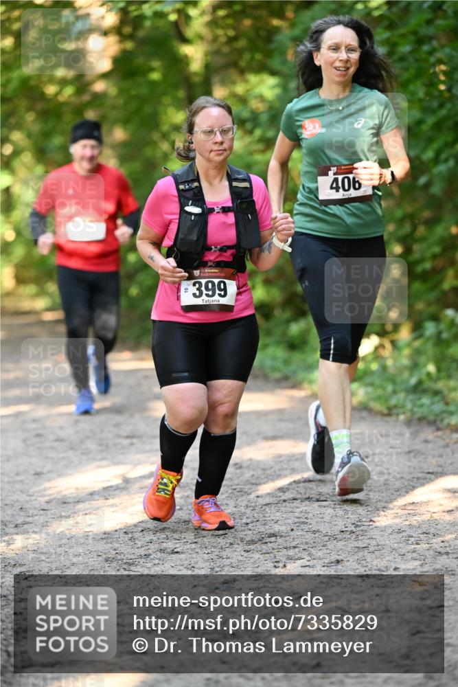 06.10.2024 - Bramfelder Halbmarathon 2024 Dr. Thomas Lammeyer http://msf.ph/oto/7335829 06.10.2024 09:59:32 Laufen 399, 406 meine-sportfotos.de