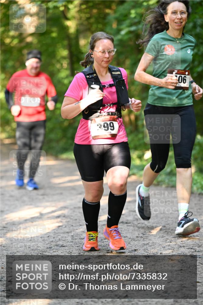 06.10.2024 - Bramfelder Halbmarathon 2024 Dr. Thomas Lammeyer http://msf.ph/oto/7335832 06.10.2024 09:59:32 Laufen 399, 06 meine-sportfotos.de