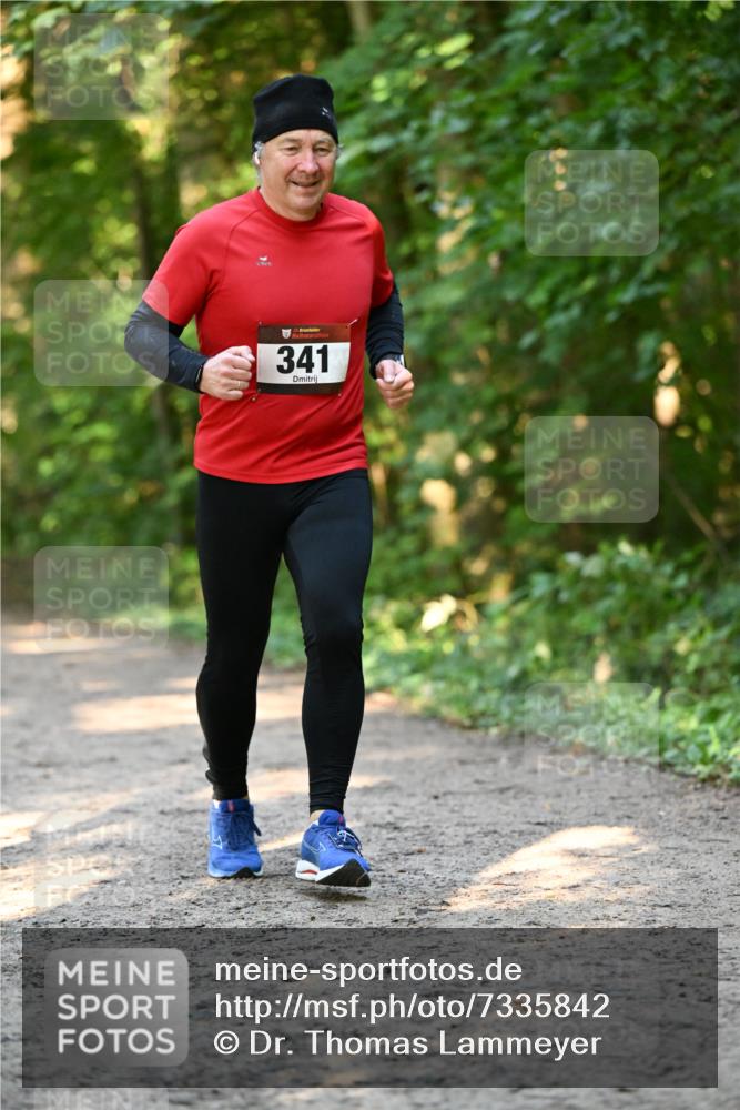 06.10.2024 - Bramfelder Halbmarathon 2024 Dr. Thomas Lammeyer http://msf.ph/oto/7335842 06.10.2024 09:59:34 Laufen 33, 341 meine-sportfotos.de