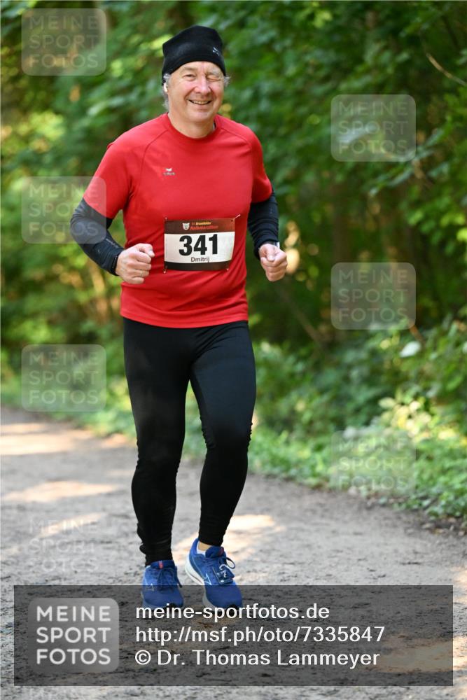 06.10.2024 - Bramfelder Halbmarathon 2024 Dr. Thomas Lammeyer http://msf.ph/oto/7335847 06.10.2024 09:59:35 Laufen 33, 341 meine-sportfotos.de