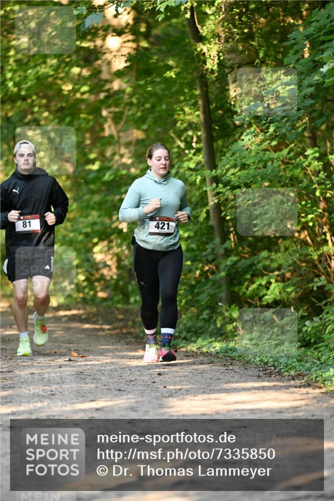 06.10.2024 - Bramfelder Halbmarathon 2024 Dr. Thomas Lammeyer http://msf.ph/oto/7335850 06.10.2024 09:59:59 Laufen 81, 421 meine-sportfotos.de