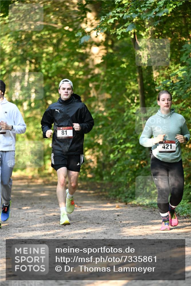06.10.2024 - Bramfelder Halbmarathon 2024 Dr. Thomas Lammeyer http://msf.ph/oto/7335861 06.10.2024 10:00:01 Laufen 81, 421 meine-sportfotos.de