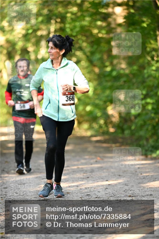 06.10.2024 - Bramfelder Halbmarathon 2024 Dr. Thomas Lammeyer http://msf.ph/oto/7335884 06.10.2024 10:00:34 Laufen 366, 58 meine-sportfotos.de