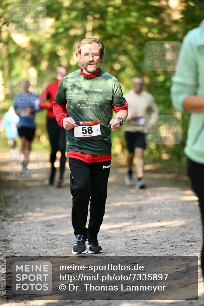 06.10.2024 - Bramfelder Halbmarathon 2024 Dr. Thomas Lammeyer http://msf.ph/oto/7335897 06.10.2024 10:00:37 Laufen 58 meine-sportfotos.de