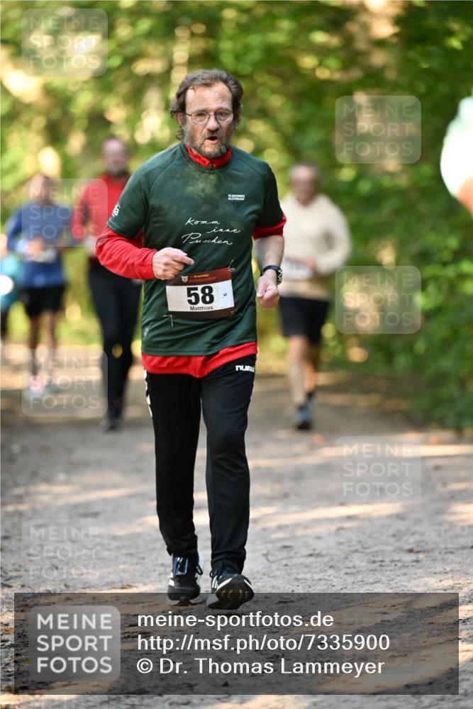 06.10.2024 - Bramfelder Halbmarathon 2024 Dr. Thomas Lammeyer http://msf.ph/oto/7335900 06.10.2024 10:00:37 Laufen 35, 58 meine-sportfotos.de