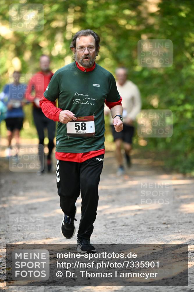 06.10.2024 - Bramfelder Halbmarathon 2024 Dr. Thomas Lammeyer http://msf.ph/oto/7335901 06.10.2024 10:00:37 Laufen 35, 58, 9 meine-sportfotos.de