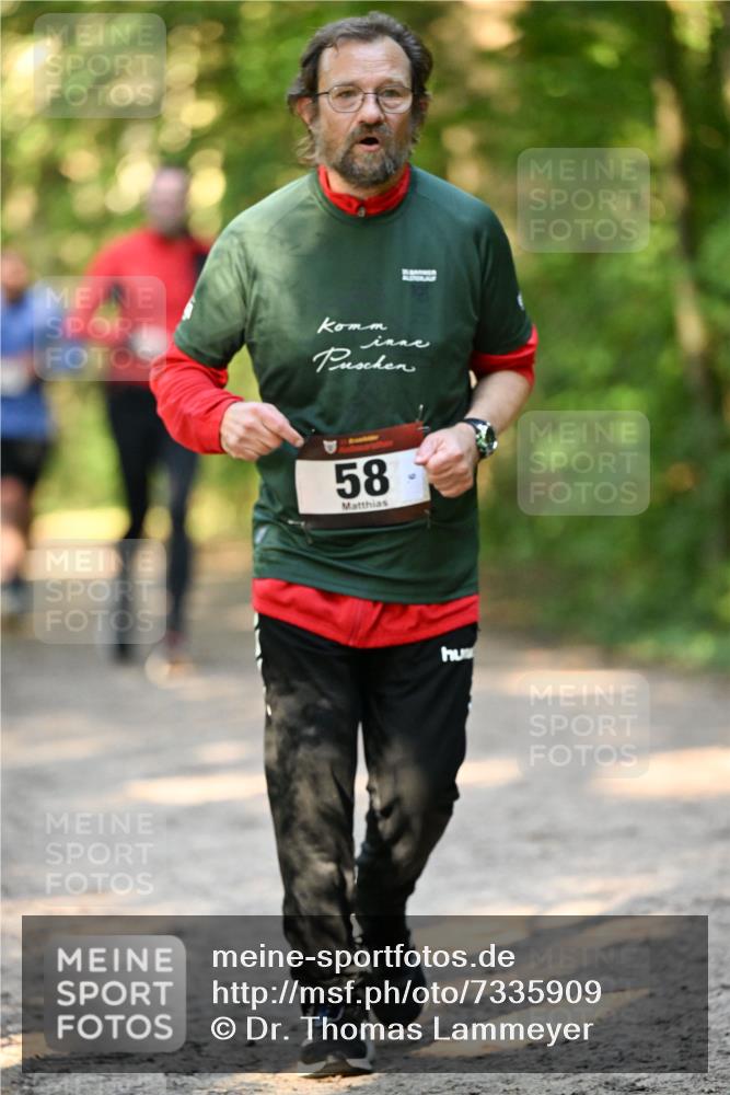 06.10.2024 - Bramfelder Halbmarathon 2024 Dr. Thomas Lammeyer http://msf.ph/oto/7335909 06.10.2024 10:00:39 Laufen 58 meine-sportfotos.de