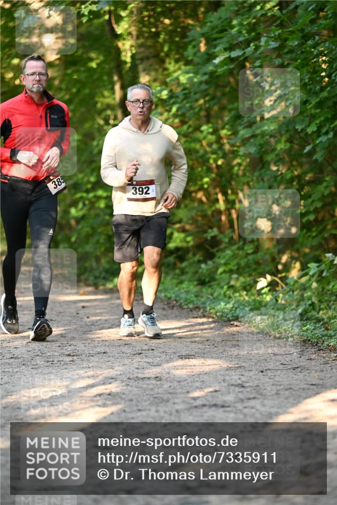 06.10.2024 - Bramfelder Halbmarathon 2024 Dr. Thomas Lammeyer http://msf.ph/oto/7335911 06.10.2024 10:00:42 Laufen 385, 8, 392 meine-sportfotos.de