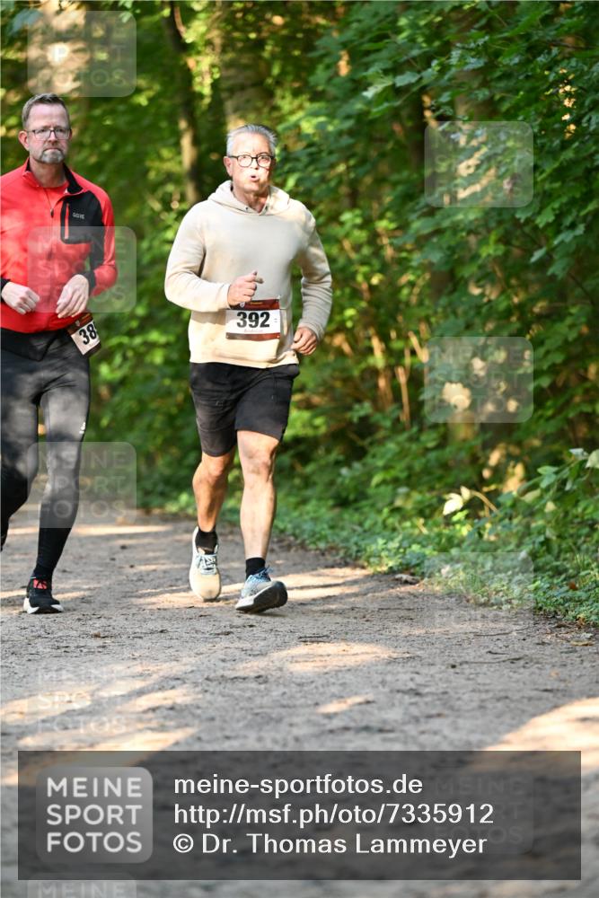 06.10.2024 - Bramfelder Halbmarathon 2024 Dr. Thomas Lammeyer http://msf.ph/oto/7335912 06.10.2024 10:00:42 Laufen 38, 392 meine-sportfotos.de