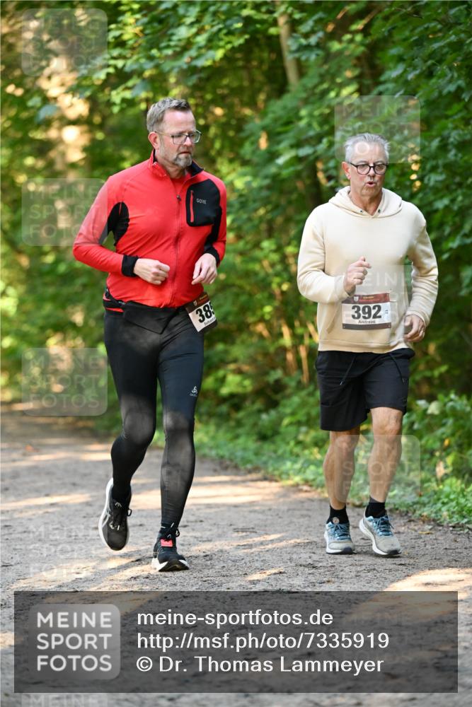 06.10.2024 - Bramfelder Halbmarathon 2024 Dr. Thomas Lammeyer http://msf.ph/oto/7335919 06.10.2024 10:00:43 Laufen 9, 38, 392 meine-sportfotos.de