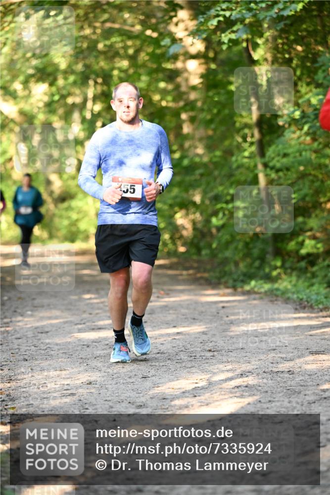 06.10.2024 - Bramfelder Halbmarathon 2024 Dr. Thomas Lammeyer http://msf.ph/oto/7335924 06.10.2024 10:00:45 Laufen 55 meine-sportfotos.de