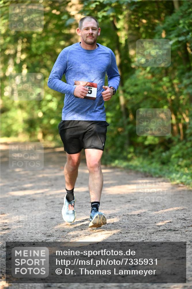 06.10.2024 - Bramfelder Halbmarathon 2024 Dr. Thomas Lammeyer http://msf.ph/oto/7335931 06.10.2024 10:00:46 Laufen 5 meine-sportfotos.de