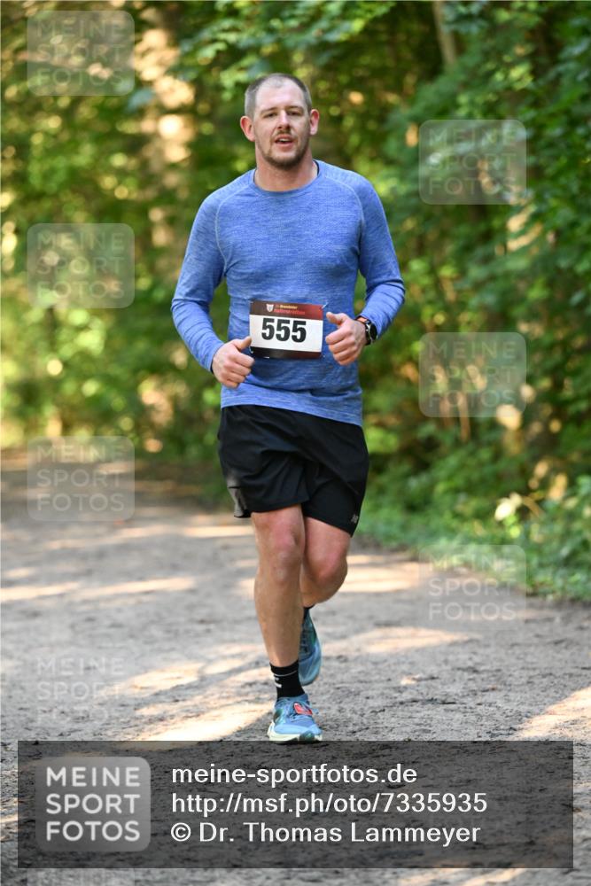 06.10.2024 - Bramfelder Halbmarathon 2024 Dr. Thomas Lammeyer http://msf.ph/oto/7335935 06.10.2024 10:00:46 Laufen 555 meine-sportfotos.de