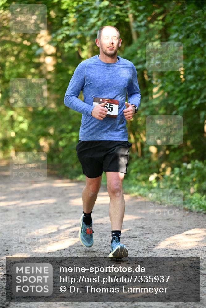 06.10.2024 - Bramfelder Halbmarathon 2024 Dr. Thomas Lammeyer http://msf.ph/oto/7335937 06.10.2024 10:00:47 Laufen 5 meine-sportfotos.de