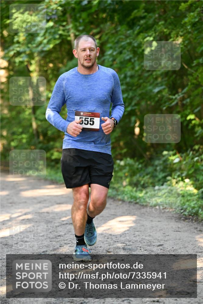 06.10.2024 - Bramfelder Halbmarathon 2024 Dr. Thomas Lammeyer http://msf.ph/oto/7335941 06.10.2024 10:00:47 Laufen 555 meine-sportfotos.de