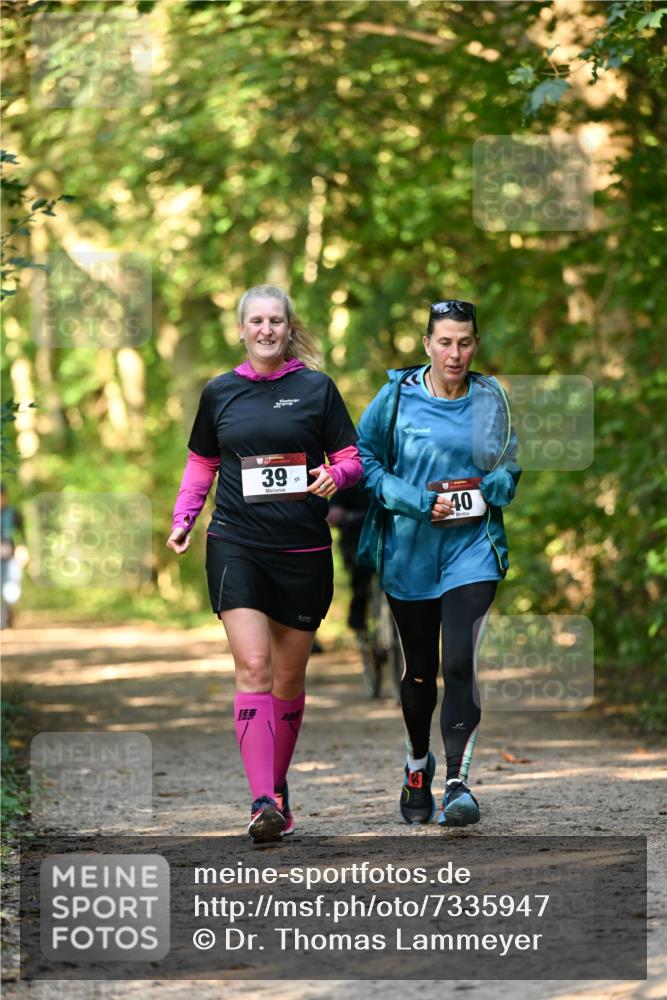06.10.2024 - Bramfelder Halbmarathon 2024 Dr. Thomas Lammeyer http://msf.ph/oto/7335947 06.10.2024 10:00:53 Laufen 39, 2, 40 meine-sportfotos.de