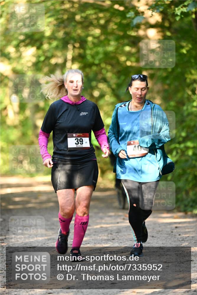 06.10.2024 - Bramfelder Halbmarathon 2024 Dr. Thomas Lammeyer http://msf.ph/oto/7335952 06.10.2024 10:00:54 Laufen 39, 59 meine-sportfotos.de